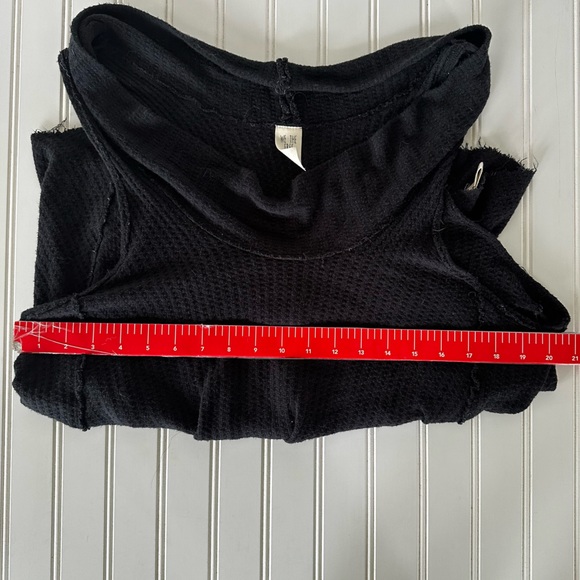 We the Free People Black Tank Top Size Medium Rn 66170 CA 32054 - Picture 7 of 7